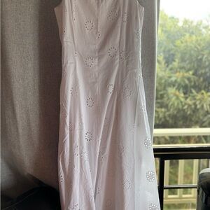 Chic White Floral Midi Dress